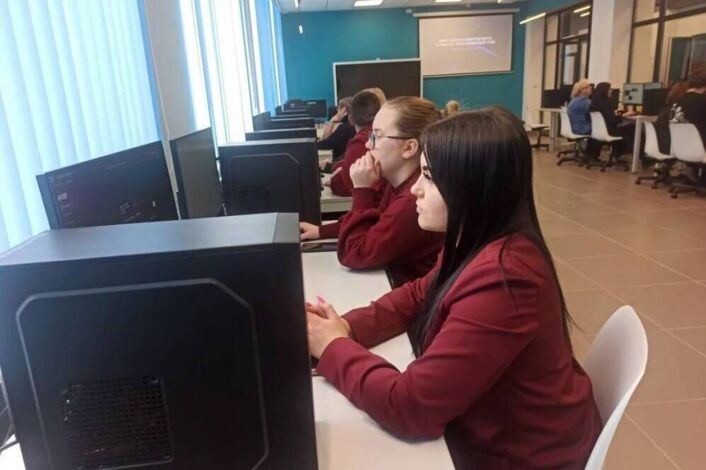 Нейросети и нейроагенты в работе преподавателя СПО