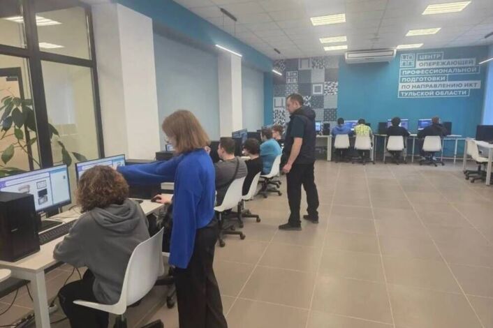 Студенты Донского политехнического колледжа изучили основы квантового программирования на «Уроках Цифры»