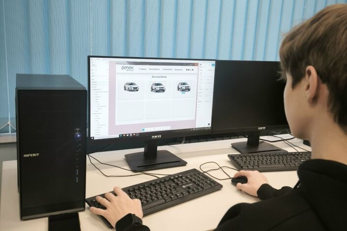 Слушатели курса по Figma уже разрабатывают свои первые экраны веб-сайтов!